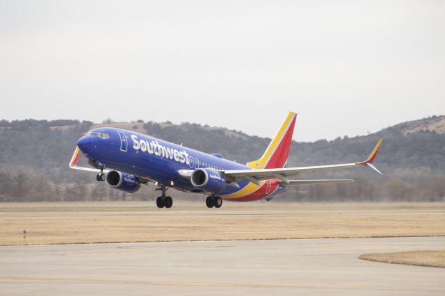 Boeing 737-800 (N8644C)