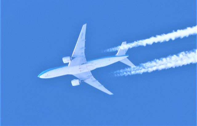 Boeing 777-200 (PH-BQF) - PH-BQF Boeing 777-220 KLM Royal Dutch Airlines de Amsterdam AMS vers Mexcico City MEX Altitude 10973 mètres Vitesse 817 K/H. survolant la ville de Lavaltrie QC. le 22-03-2023 à 16:14