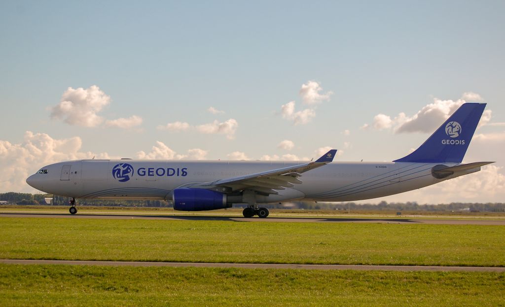 Airbus A330-300 (G-EODS) - Titan Airway A330-343PZF cn713 (GEODIS) 25-09-2022