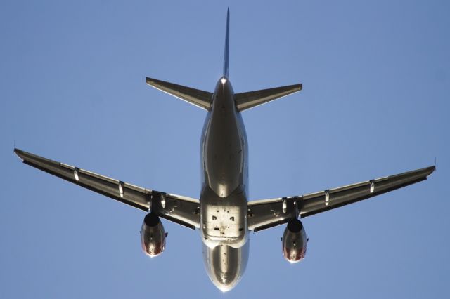 Airbus A319 — - SAS Airbus A319, departs LHR.