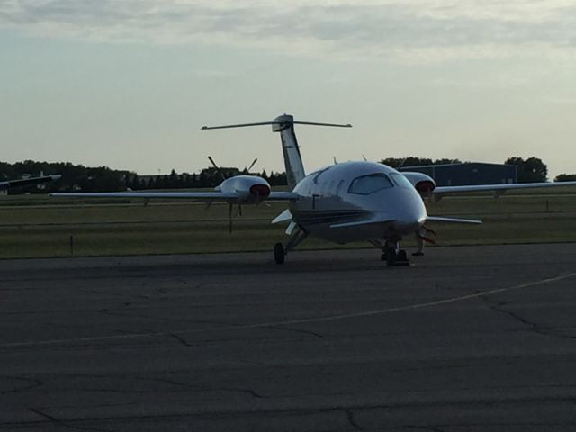 Piaggio P.180 Avanti (N155SY)