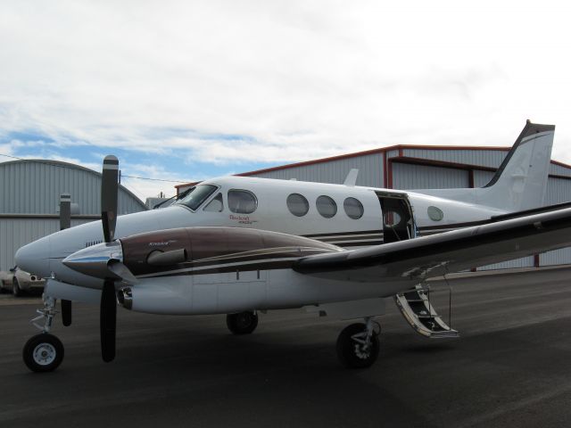 Beechcraft King Air 90 (N402MD)