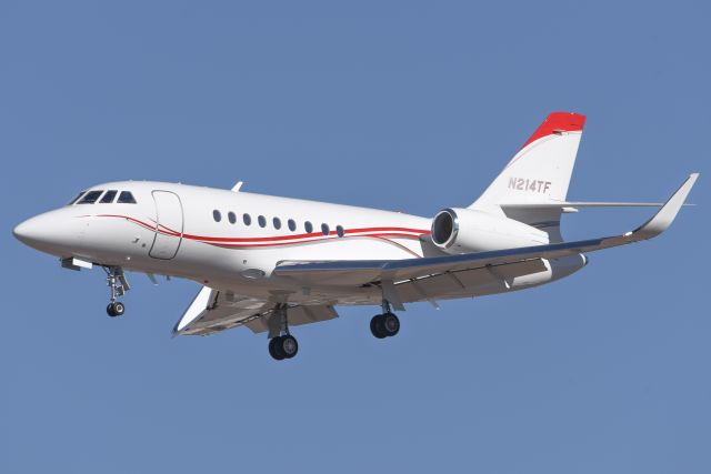 Dassault Falcon 2000 (N214TF)