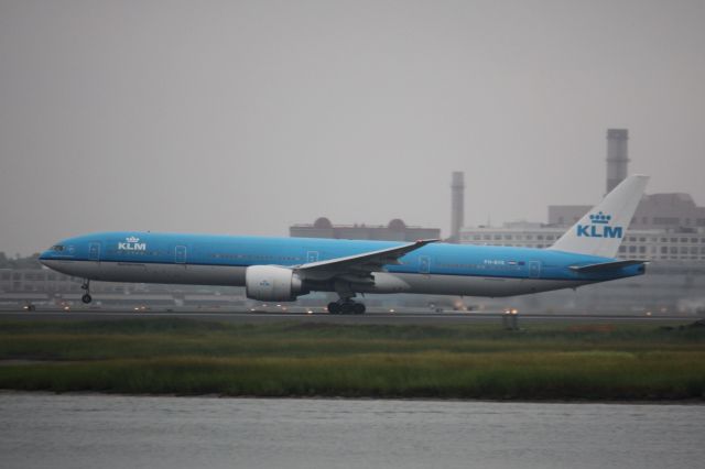 BOEING 777-300ER (PH-BVK)