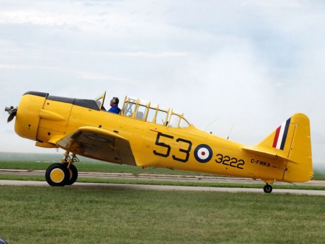 North American T-6 Texan (C-FMKA)