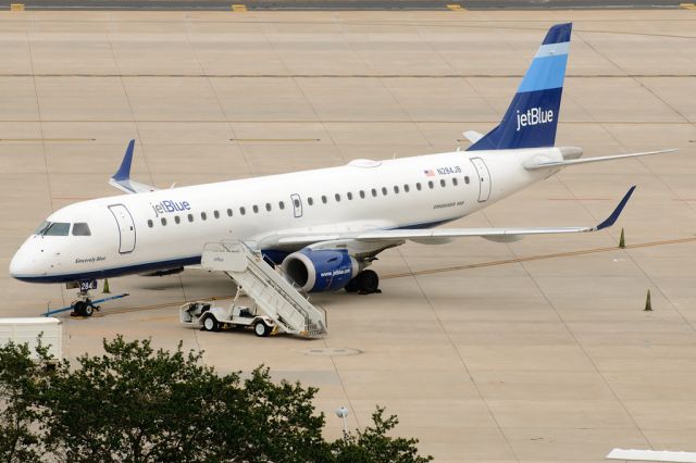 Embraer 170/175 (N284JB)