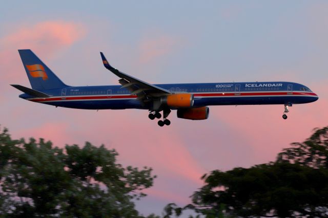 BOEING 757-300 (TF-ISX) - 'Iceair 615', in the '100 Years Icelandic Independence' livery, arriving from Reykjavik