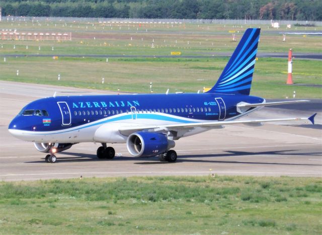 Airbus A319 (4K-AZ03)