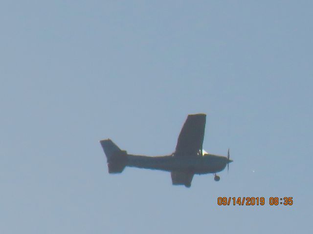 Cessna Skyhawk (N734PE)