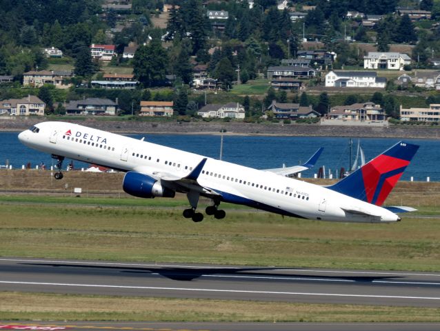 Boeing 757-200 (N649DL) - Seen moments after becoming airborne and beginning its flight to Atlanta.