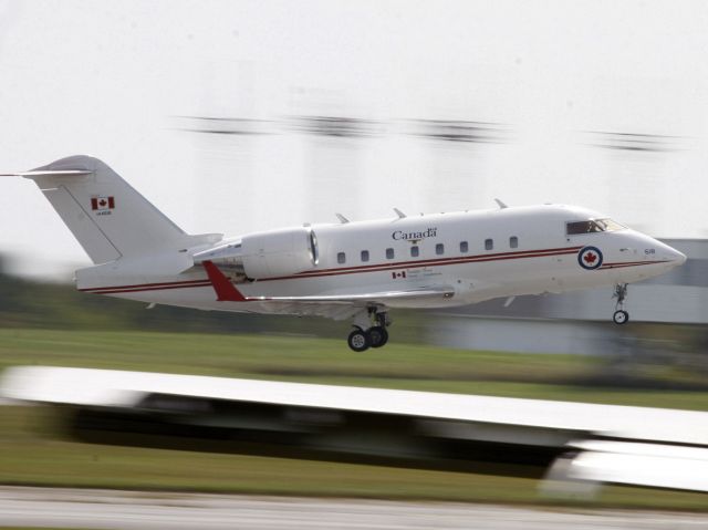 Canadair Challenger (14-4618)