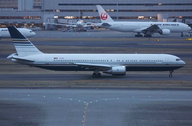 BOEING 767-300 (EC-LZO) - EC-LZO 767-35D/ER(MSN:27902/LN:577) PVG6672 HND-DOH SPOTN5 RWY34R↑ 17:33