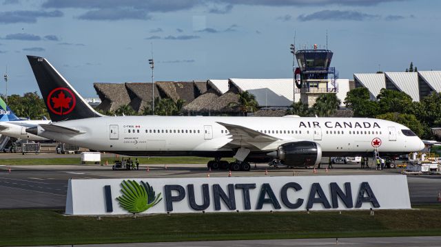 Boeing 787-9 Dreamliner (C-FNOG) - 12/28/23