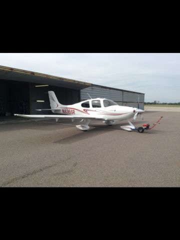 Cirrus SR-22 (N835SR)