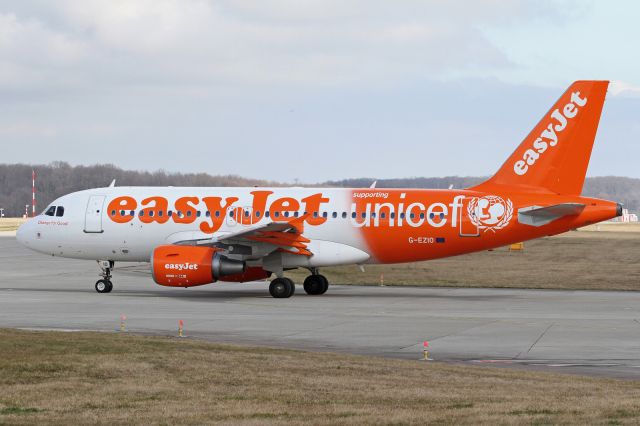 Airbus A319 (G-EZIO) - "UNICEF" livery