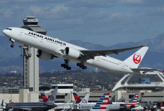 BOEING 777-300ER (JA739J)