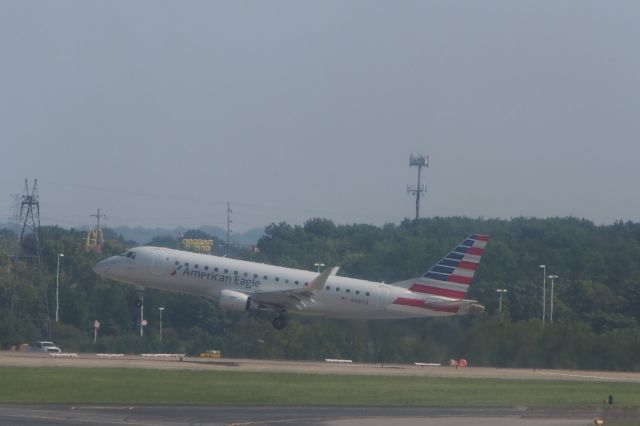 Embraer 170/175 (N431YX)