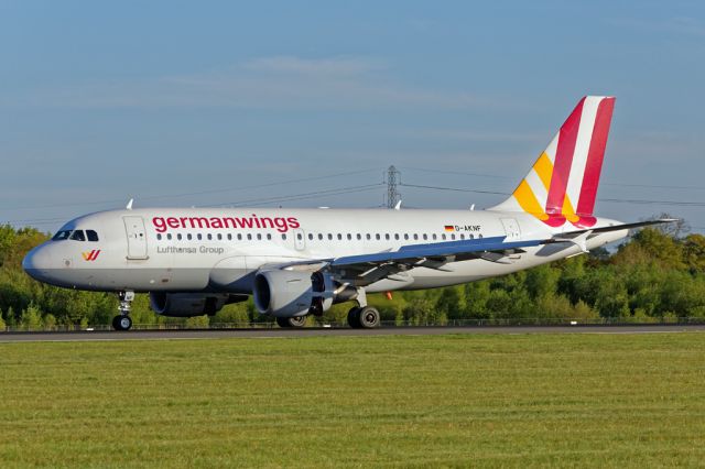 Airbus A319 (D-AKNF) - GWI7344 arriving from Hamburg