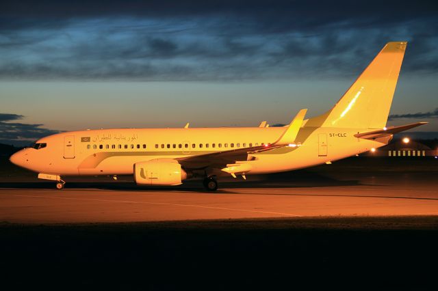 Boeing 737-700 (5T-CLC)