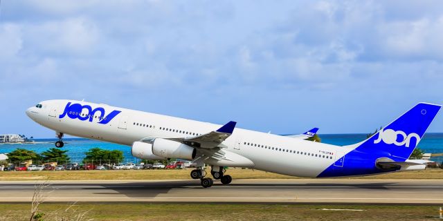 Airbus A340-300 (F-GLZP) - So they said last JOON flight out of here bur yea right. JOON F-GLZP seen rotating out of St Maarten for Paris France