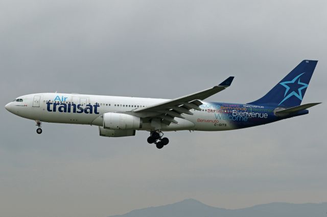 Airbus A330-200 (C-GITS)