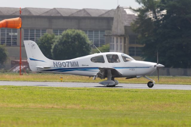 Cirrus SR-20 (N907MM)