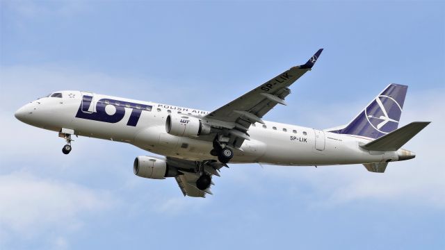 Embraer 175 (SP-LIK) - Photo taken on April 25, 2021.