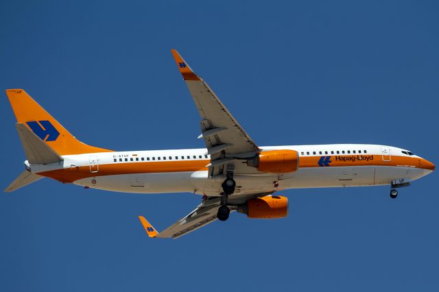 Boeing 737-800 (D-ATUF)