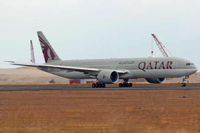 BOEING 777-300 (A7-BEG)