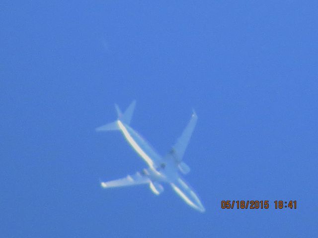 Boeing 737-800 (N915NN)