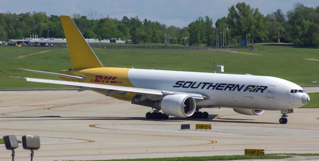 BOEING 777-200LR (N774SA) - SA 777 taxiing to the cargo ramp after a flight from New York