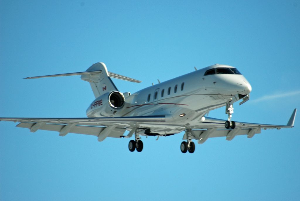 Canadair Challenger 350 (C-FFBE) - Bombardier Challenger 350 inbound from KAPF. Flight HRT615 arriving at CYPQ (Feb. 19, 2019)