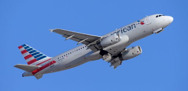 Airbus A320 (N660AW) - phoenix sky harbor international airport AA711 07MAR20