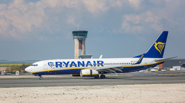 Boeing 737-800 (EI-DYC)