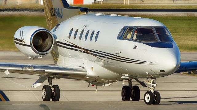 Hawker 800 (N348AJ)