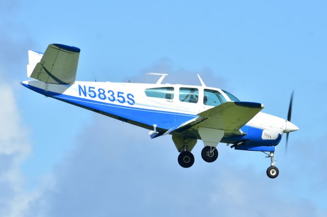 Beechcraft 35 Bonanza (N5835S)