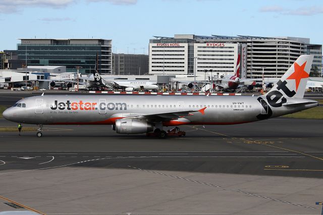 Airbus A321 (VH-VWT) - on 26 November 2018