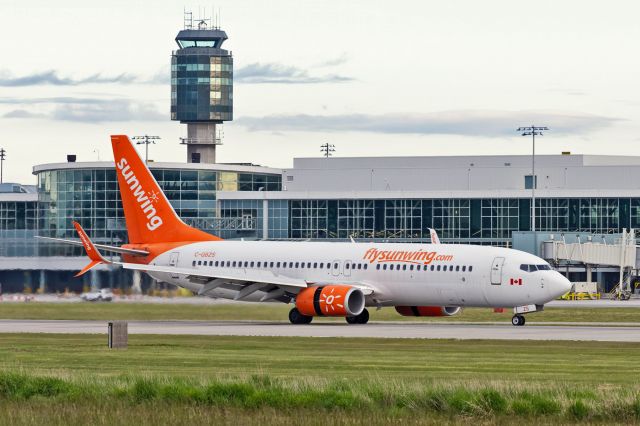 Boeing 737-800 (C-GBZS)