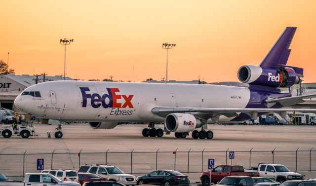 Boeing MD-11 (N602FE) - Finding a place for the night