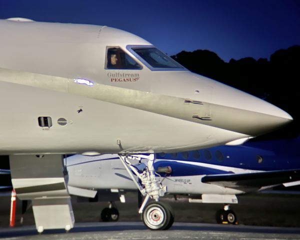 Gulfstream Aerospace Gulfstream V (N550UN) - Destin Exec’s local G550. This aircraft absolutely dwarfs this smaller airport.br /br /This aircraft is a 2003 Gulfstream G550 (GV-SP), SN 5029, owned/operated privately. 12/21/22. 