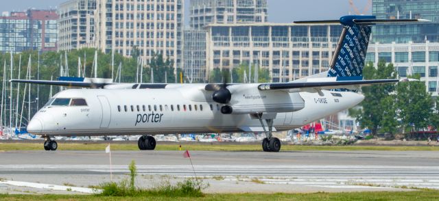 de Havilland Dash 8-400 (C-GKQE)