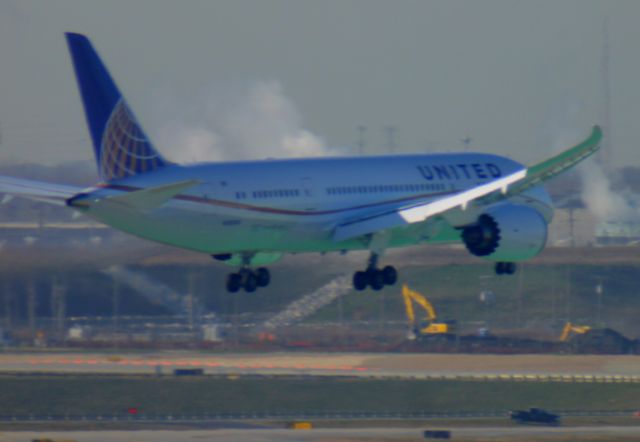 Boeing 787-8 (N26906) - 787 IAH-ORD