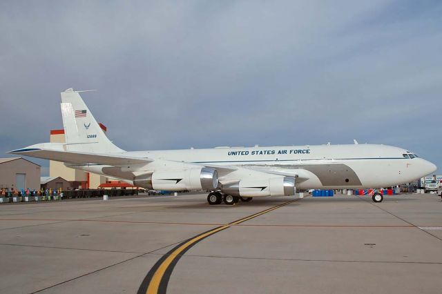 Boeing C-135B Stratolifter (61-2669) - Boeing C-135C Stratolifter 61-2669 Speckled Trout at Edwards Air Force Base om October 21, 2005.