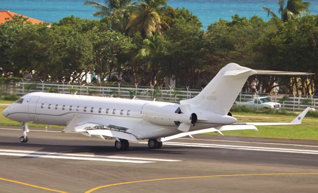 Bombardier Global Express (G-OXRS)