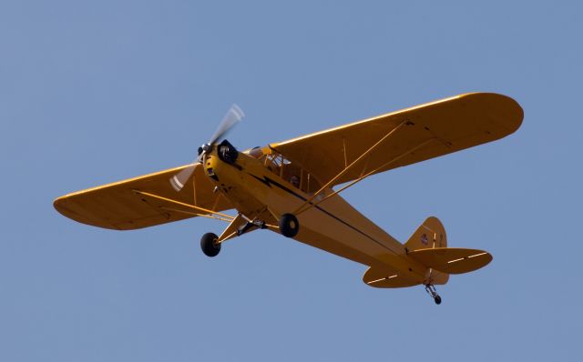 Piper L-21 Super Cub (N7378H) - Take off RW 08 at KDXR