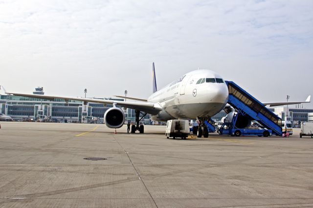 Airbus A330-300 (D-AIKR)