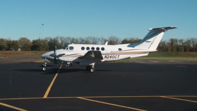 Beechcraft Super King Air 200 (N240CT)