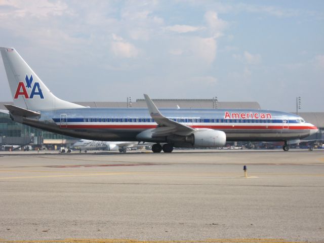 Boeing 737-800 (N914AN) - Holding on RWY 19R