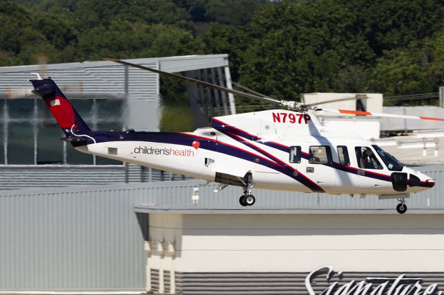 Sikorsky S-76 (N797P)