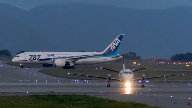 Boeing 787-8 (JA816A) - 787-8 Dreamlinerbr /Boeing 787-881br /August.30.2015 Hakodate Airport [HKD/RJCH] JAPAN